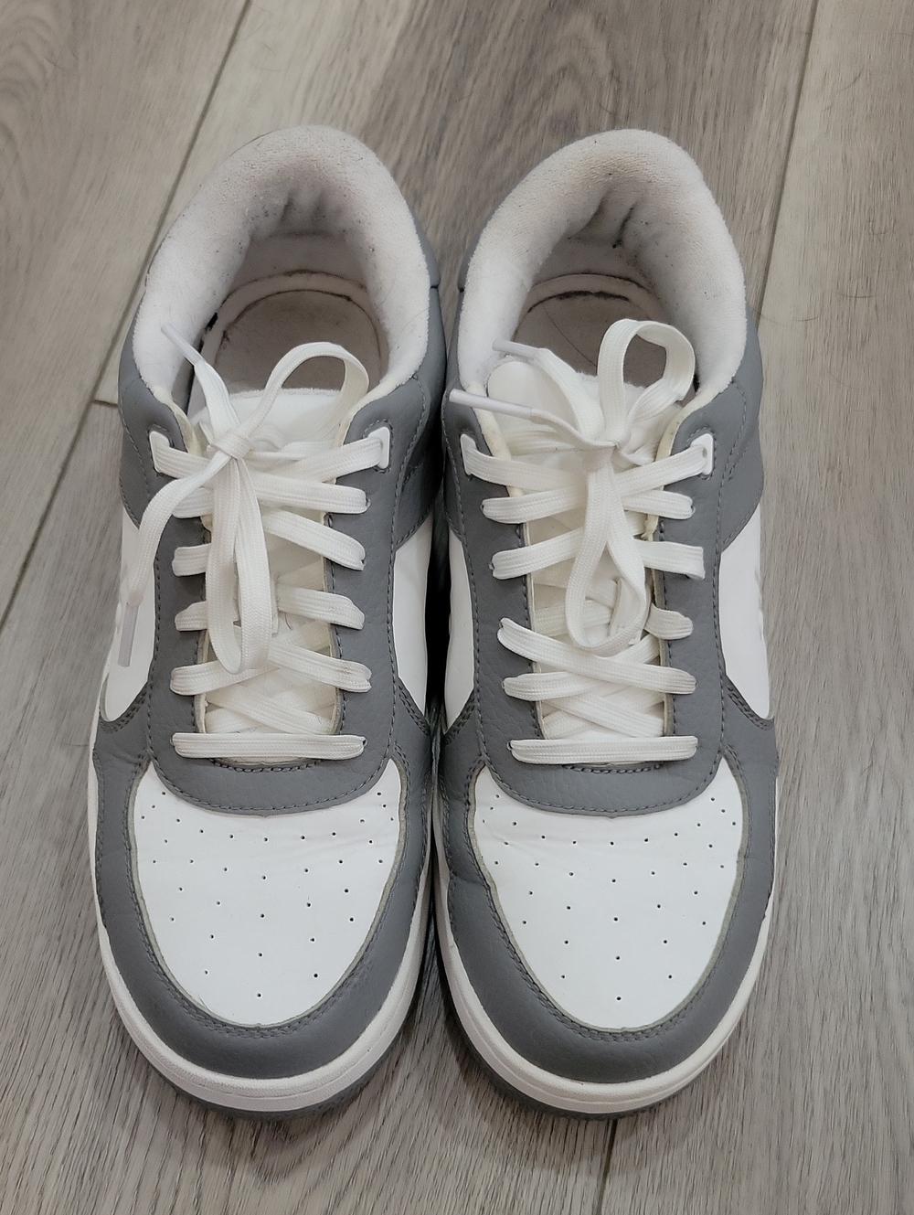 ALO Yoga White and Gray Women's Athletic Sneakers